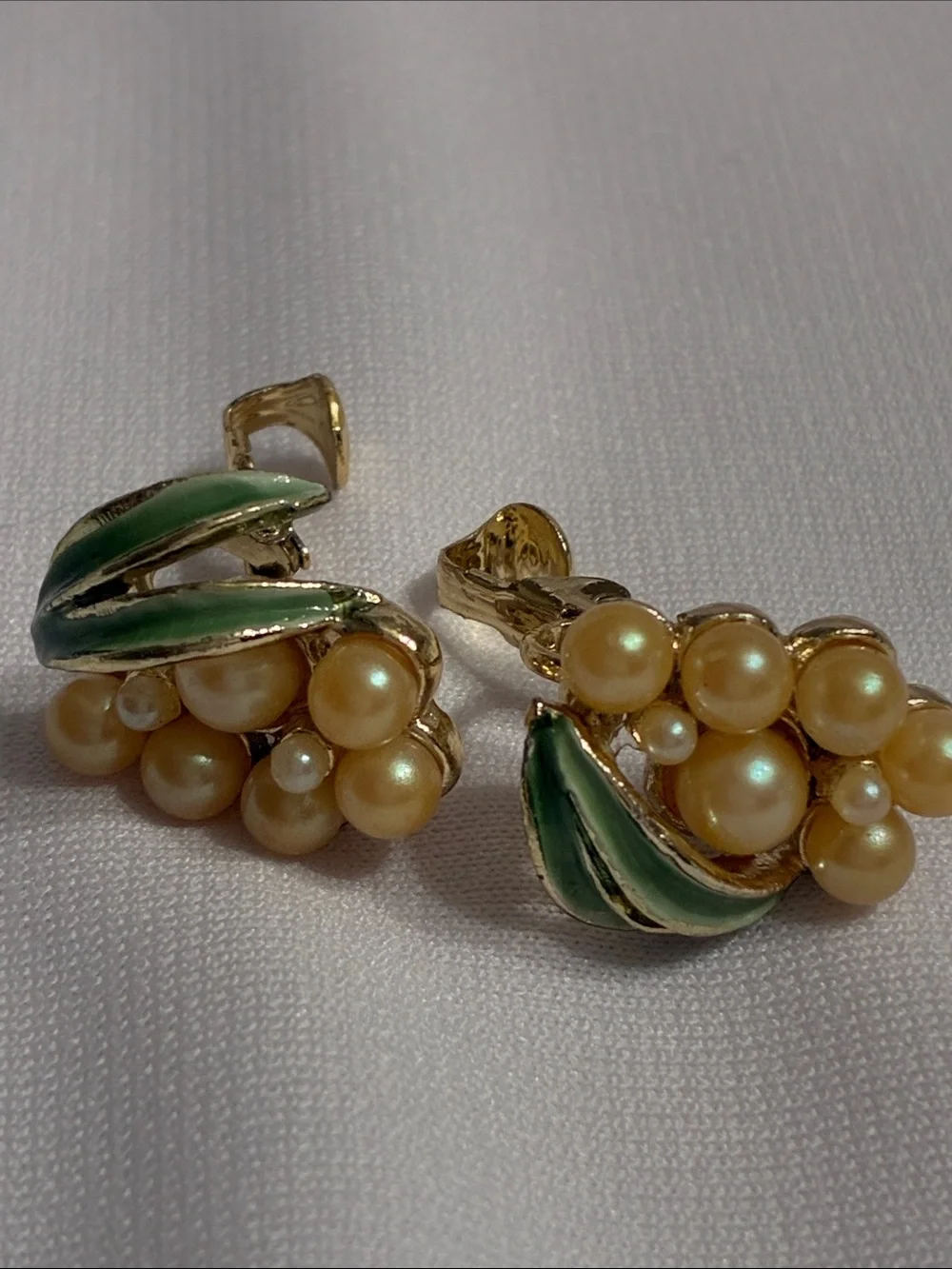 N/A elegant gold